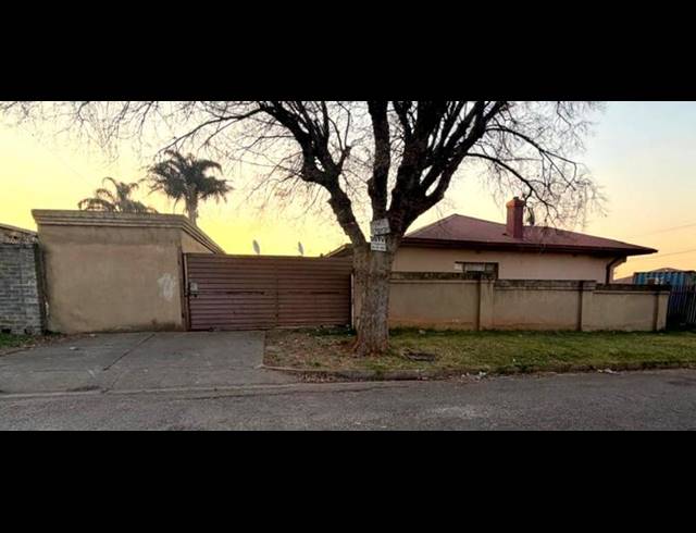 0 BEDROOM PROPERTY TO RENT IN ROODEPOORT CENTRAL